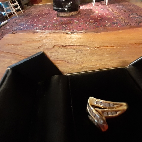 10 k yellow gold free-form diamond ring - Picture 5 of 6